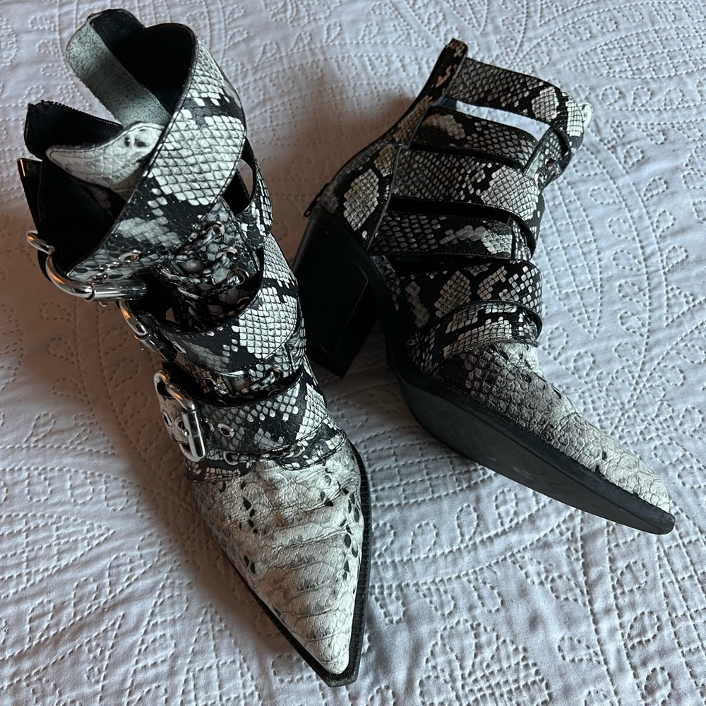 Jeffrey Campbell Caceres boots